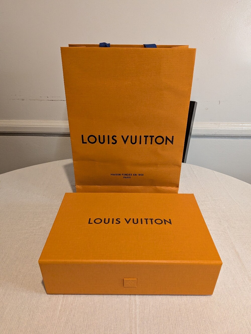 Louis Vuitton Foldable Empty Box Magnetic Closure And Shopping Bag